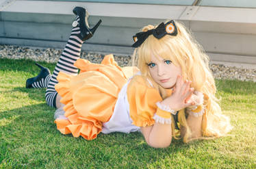 SeeU - Alice in Wonderland version