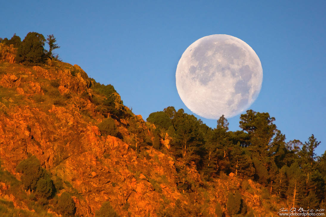Honey Moonset Over Red Rocks by kkart on DeviantArt
