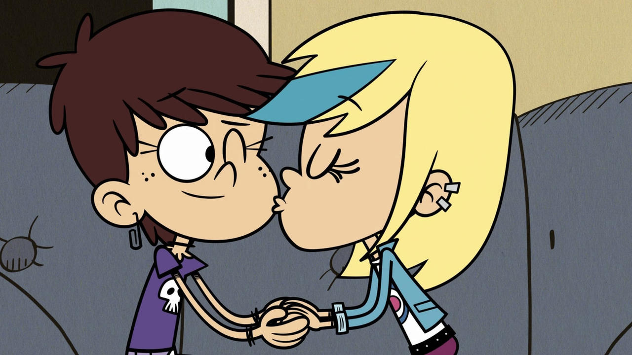 Sam Kisses Luna By HeroMan655 On DeviantArt sam-kisses-luna-by-heroman655-on-deviantart