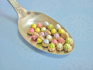 Miniature Iced Gems Biscuits