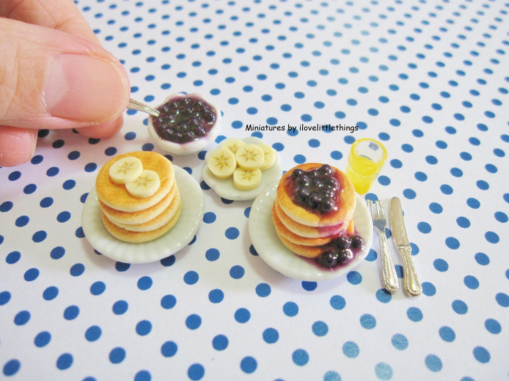 Dollhouse Blueberry Banana Pancakes