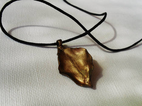 gold leaf necklace