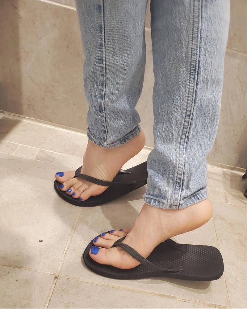 My flip flops by evelynclaythorne3 on DeviantArt