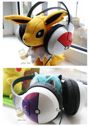 Pokeball Headphones Pic 2 by ditto9