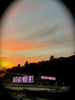 sunset and bateaux mouches