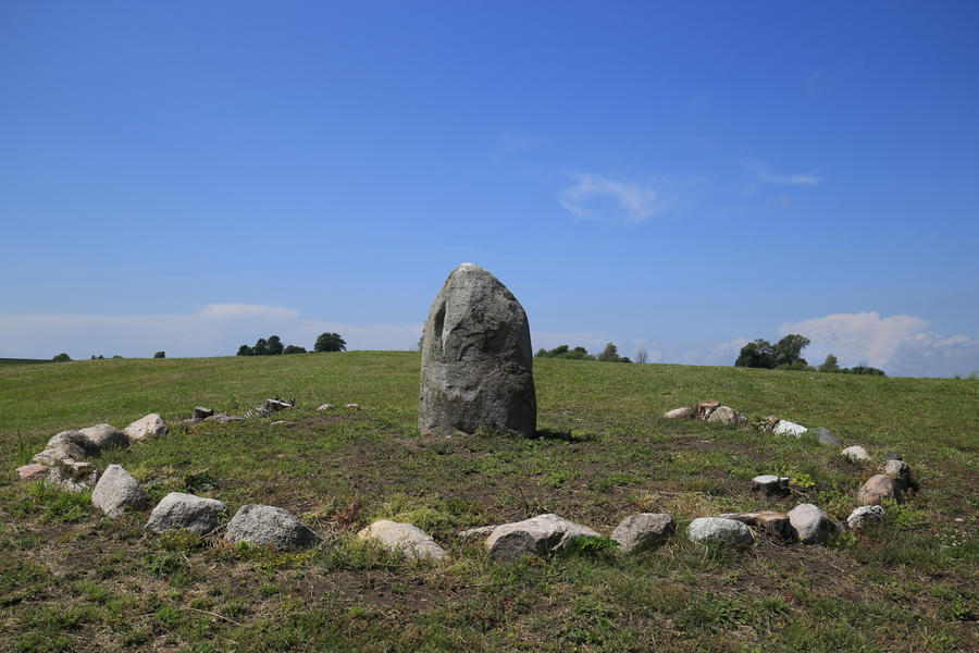 Bronze Age Barrow CD-STOCK by CD-STOCK