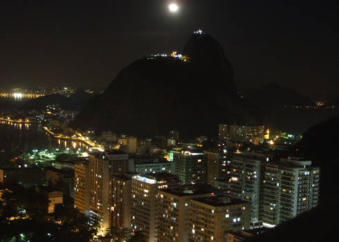 sugar loaf at night