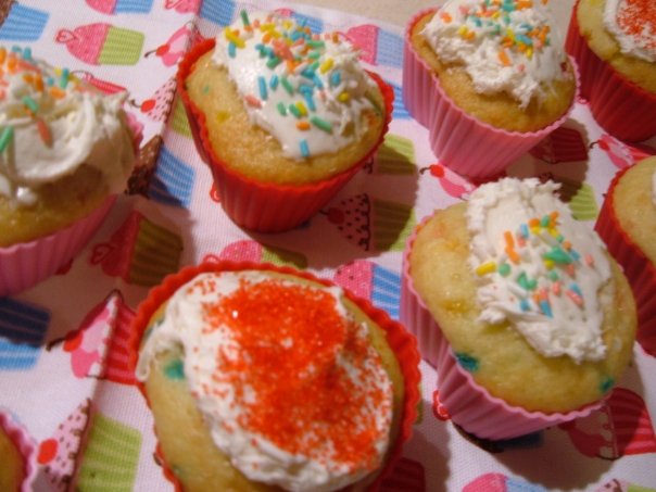 heart-shaped cupcake cluster