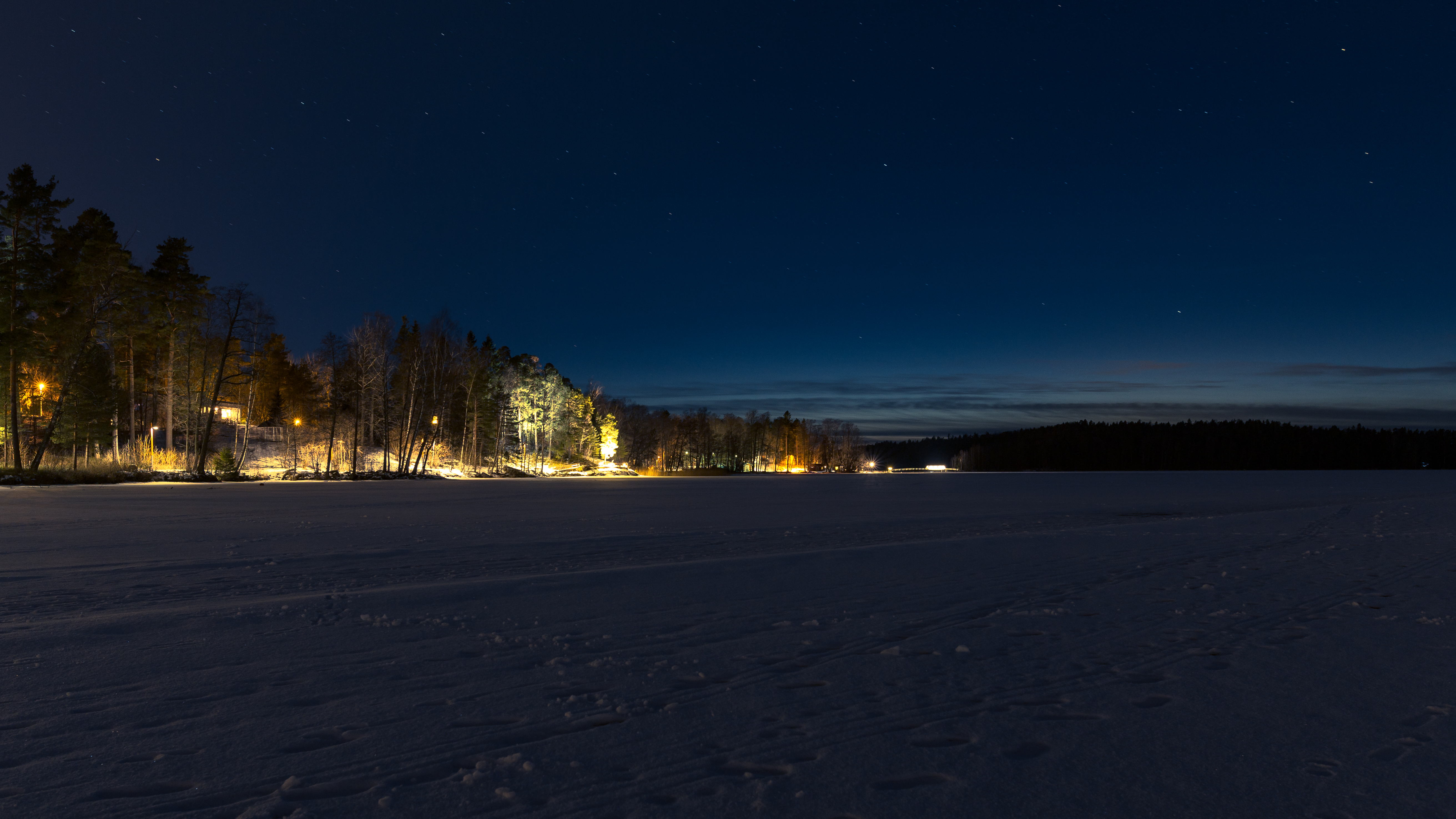 Night on the fozen lake