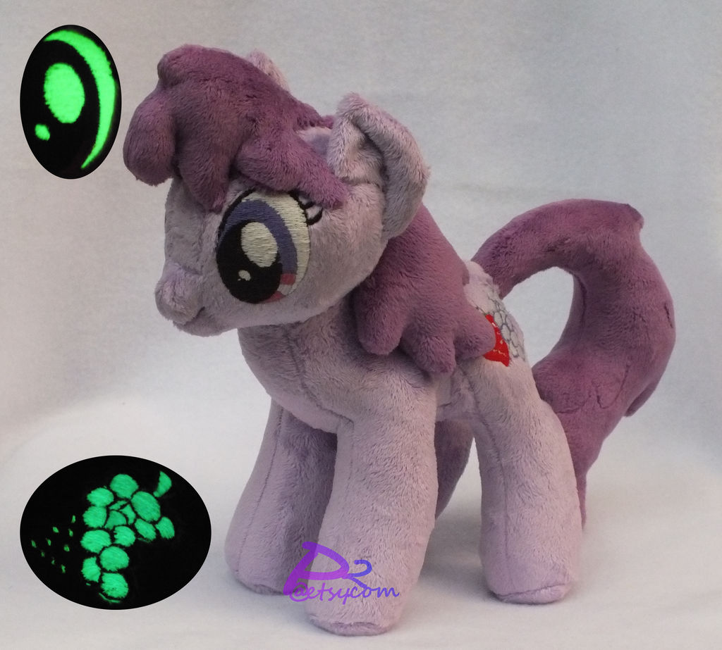 Berry Punch V3 Glow-in-the-Dark by kiashone