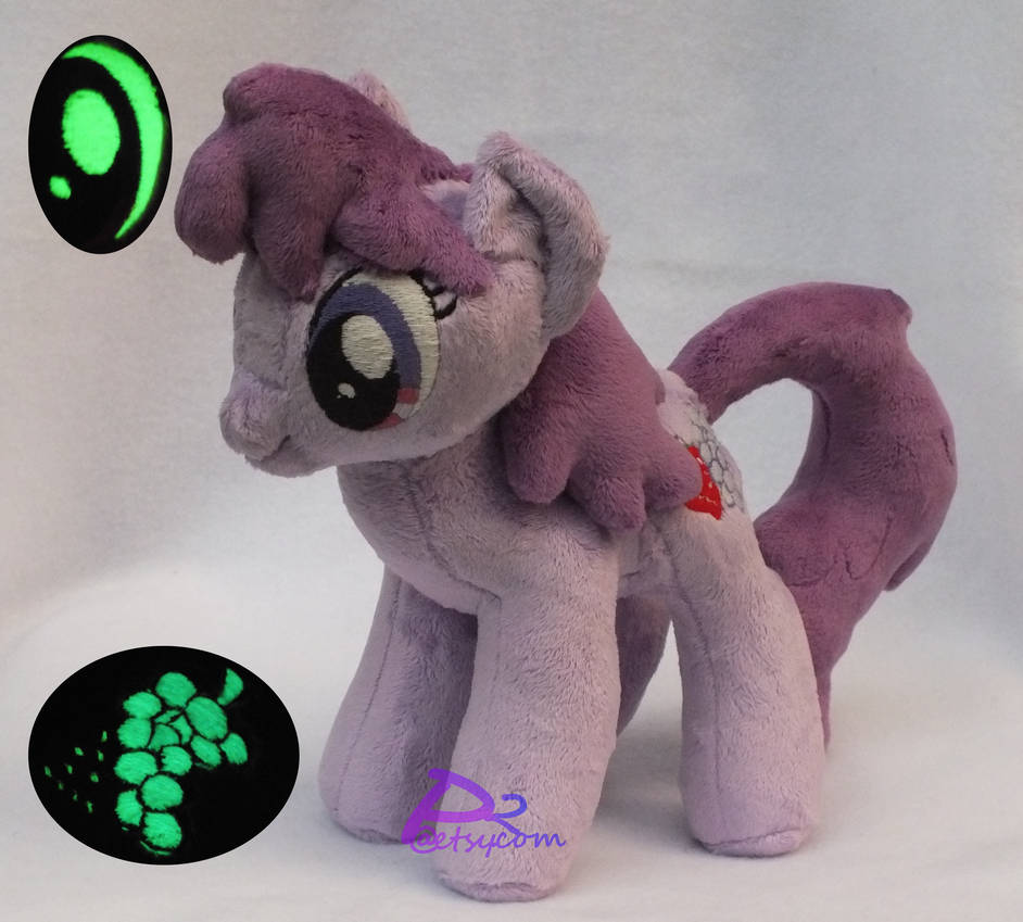 Berry Punch V3 Glow-in-the-Dark by kiashone