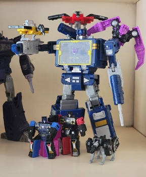 Soundwave  his Minions