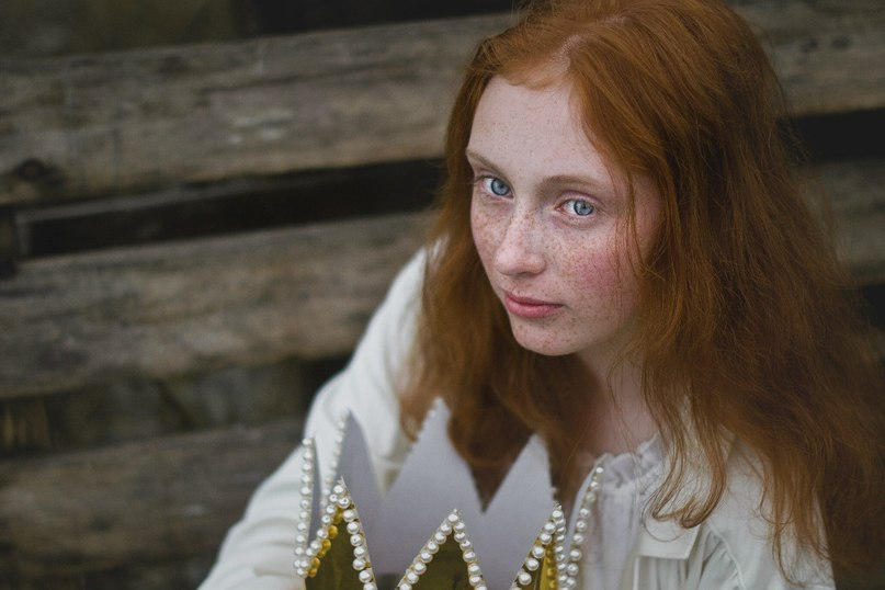 Red by roni-chi on DeviantArt