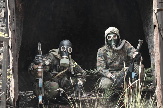 Unimpressed Stalkers (S.T.A.L.K.E.R. cosplay)
