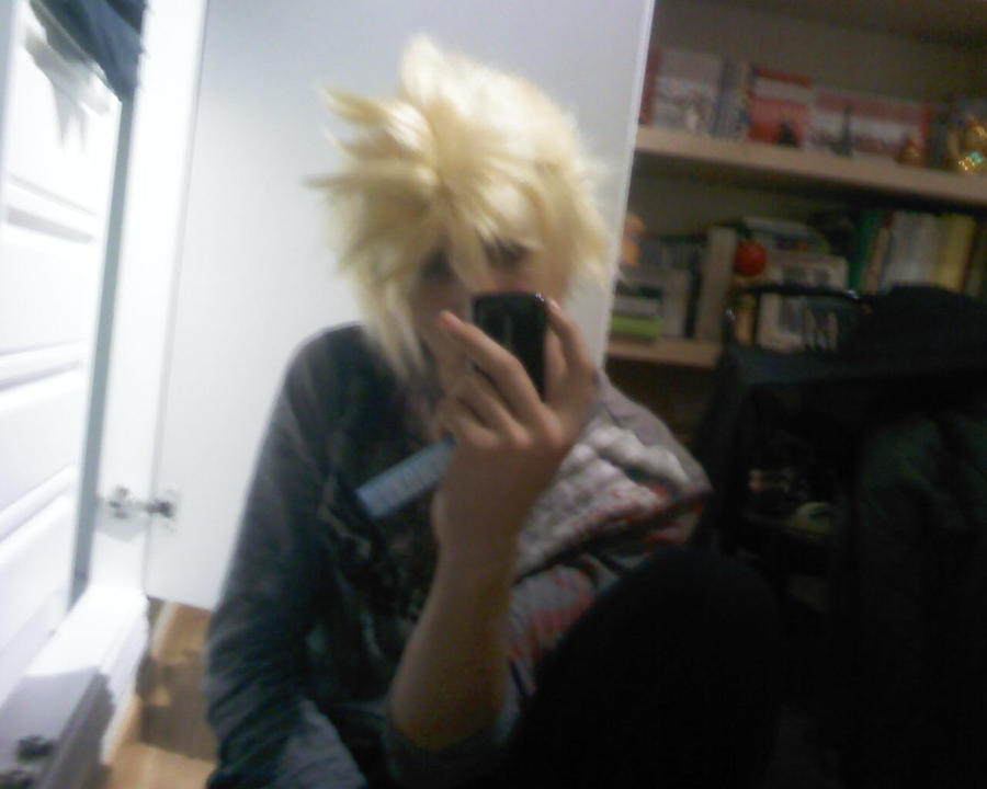 Cloud cosplay wig