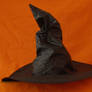 Hat of ... black..