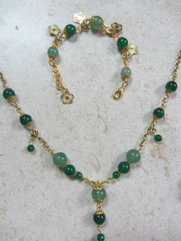 green stone set