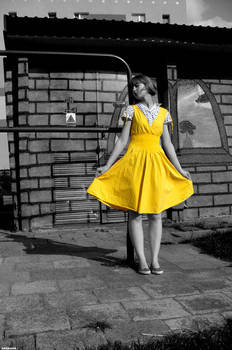 yellow dress .