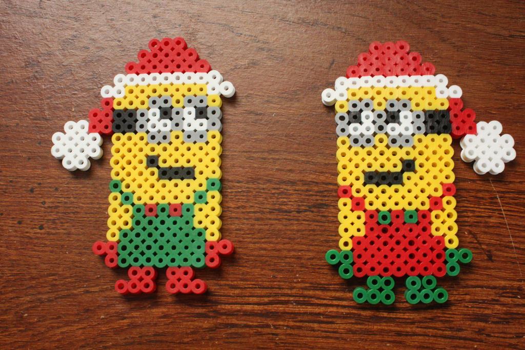 Perler Bead Christmas Minons by Puppylover5 on DeviantArt