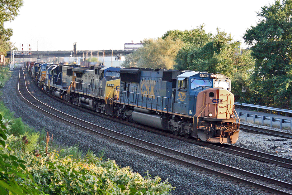 CSX 4795 on Q-438