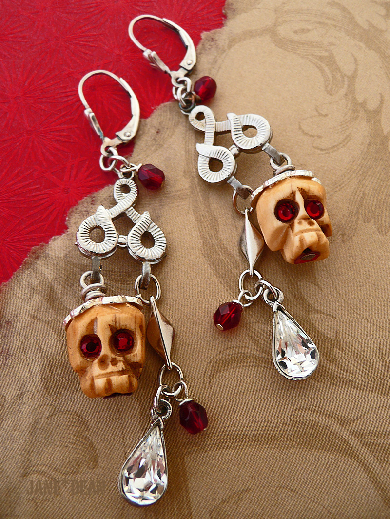 Rhinestone skull earrings