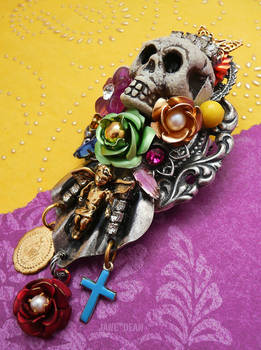 Dia de los Muertos brooch