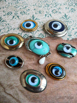 Oval mini eyes magnets