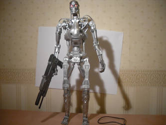 T2 T 800 Endoskeleton model