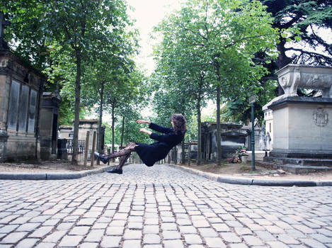 levitation II pere lachaise