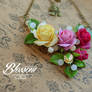 Three vintage roses necklace