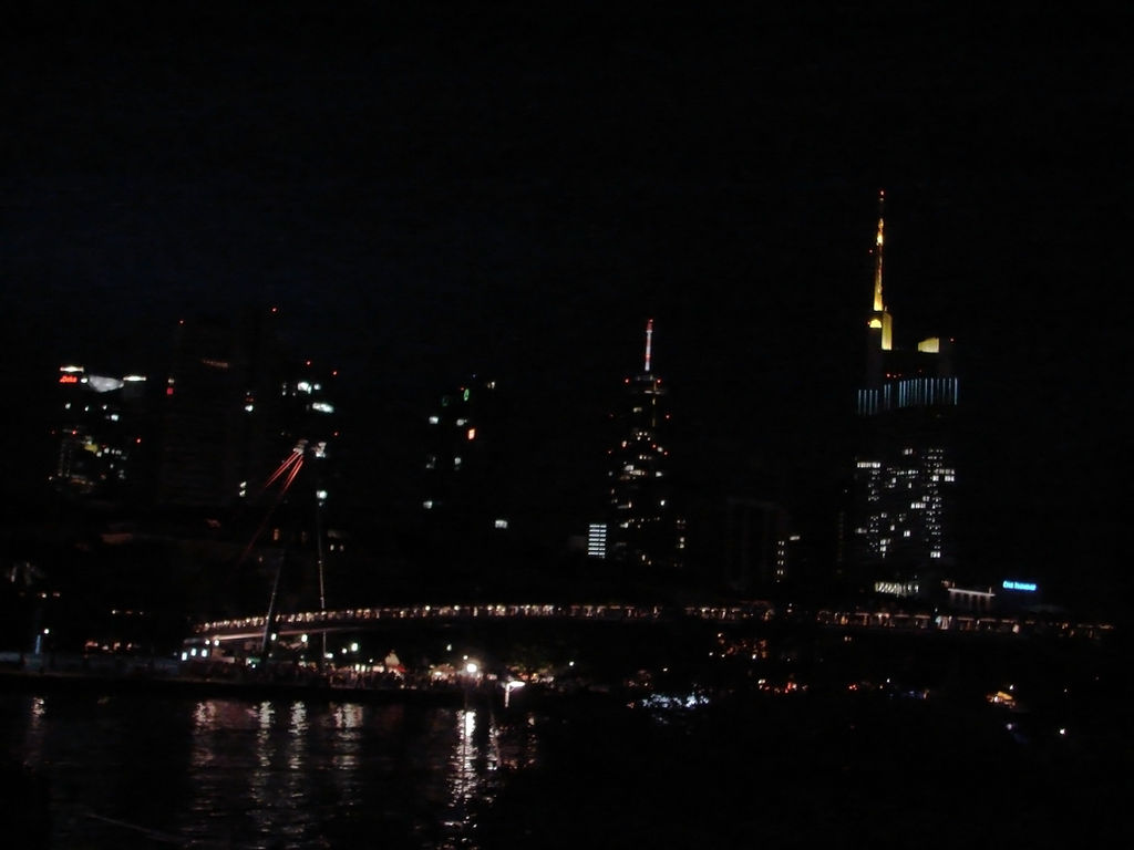 Skyline of Frankfurt by OMaximus