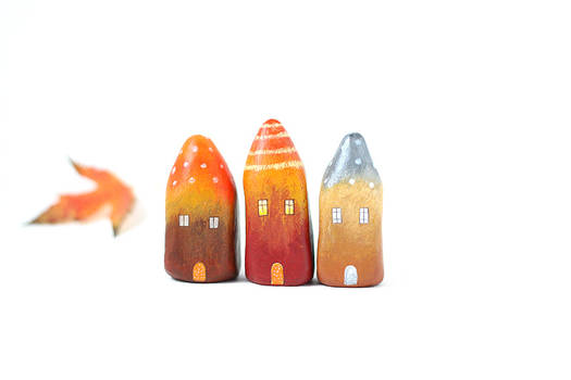Little autumn clay houses with dots and stripes