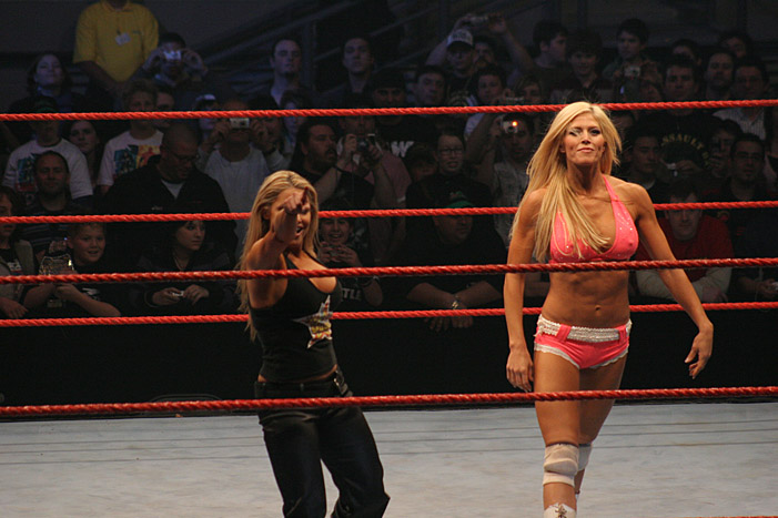 WWE - Slam - Trish+Torrie - 01