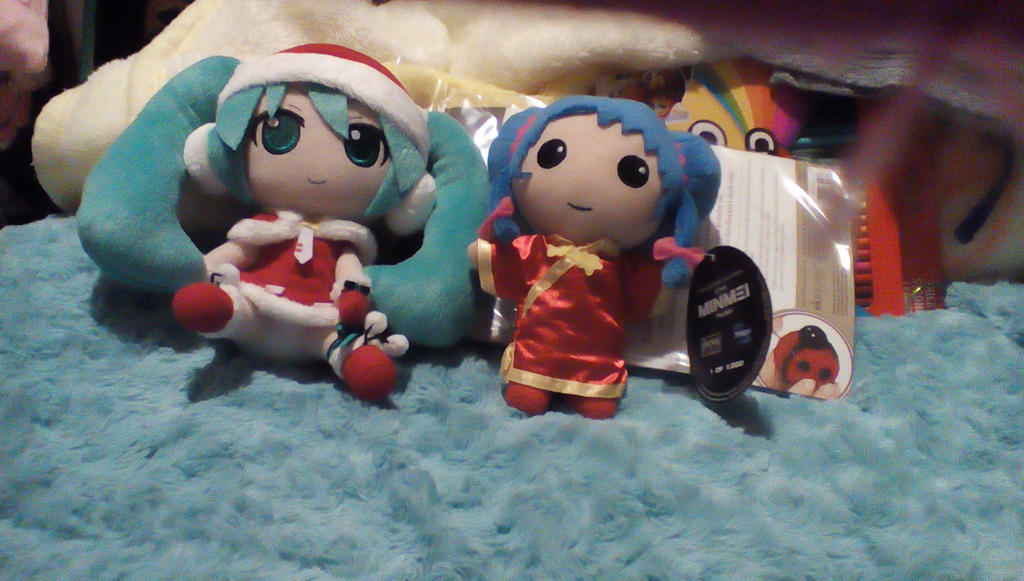 Merry Christmas from Hatsune Miku and Lynn Minmei