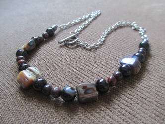 Gemstone pendent/chocker