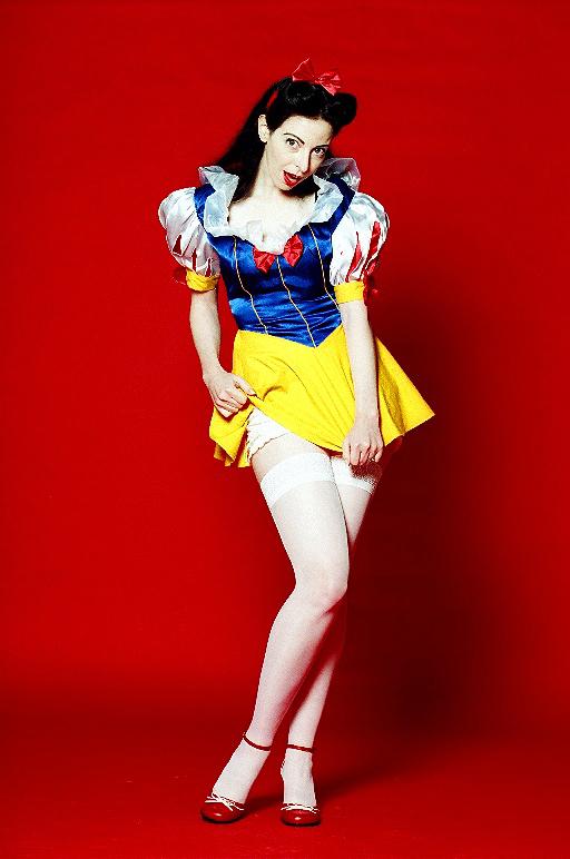 Retro Snow White