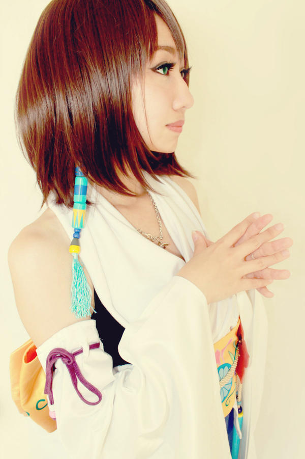 Final Fantasy X Summoner Yuna Cosplay