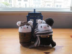 Doctor Who: One and Susan Amigurumi (Commission) by fourthimbles