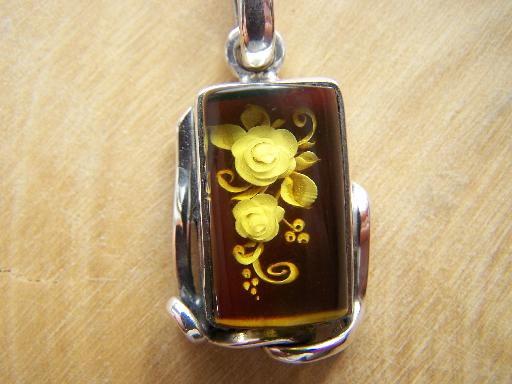 Carved amber 'kamejka'