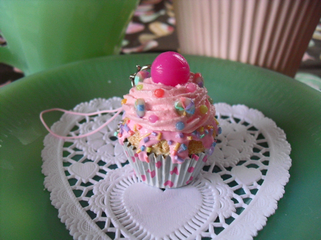 Pink Hime Cupcake