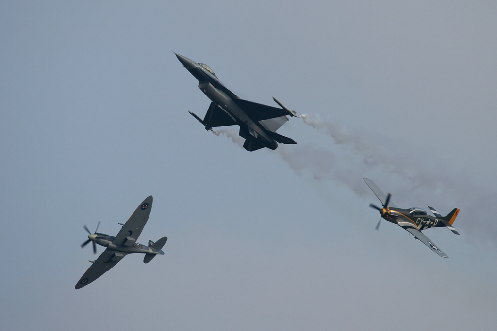 Duxford Autumn show finale.