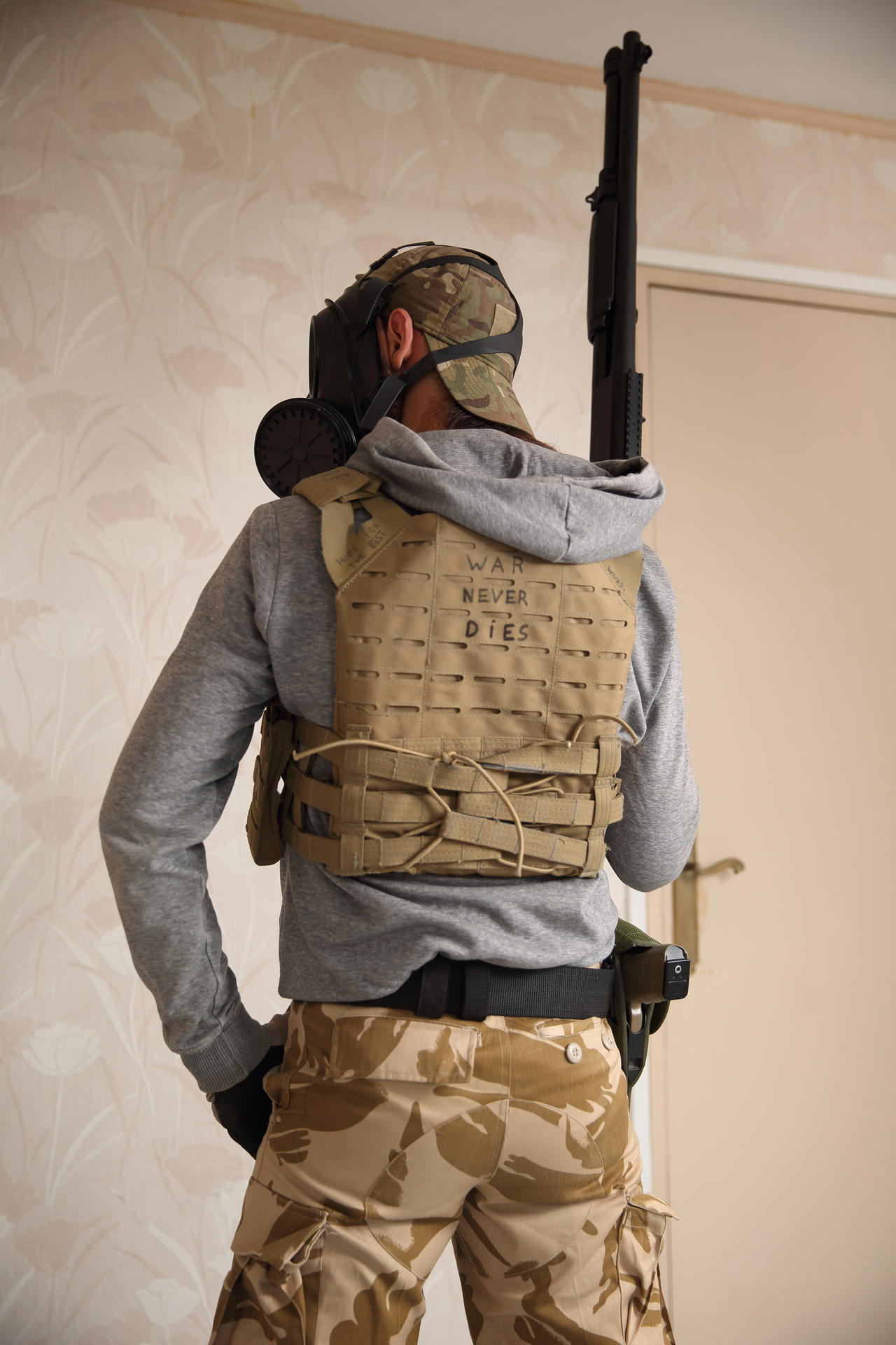 modern SAS loadout (backside) by Schron on DeviantArt