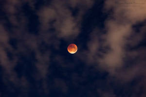 Total Lunar Eclipse, red blood moon 2015 w clouds