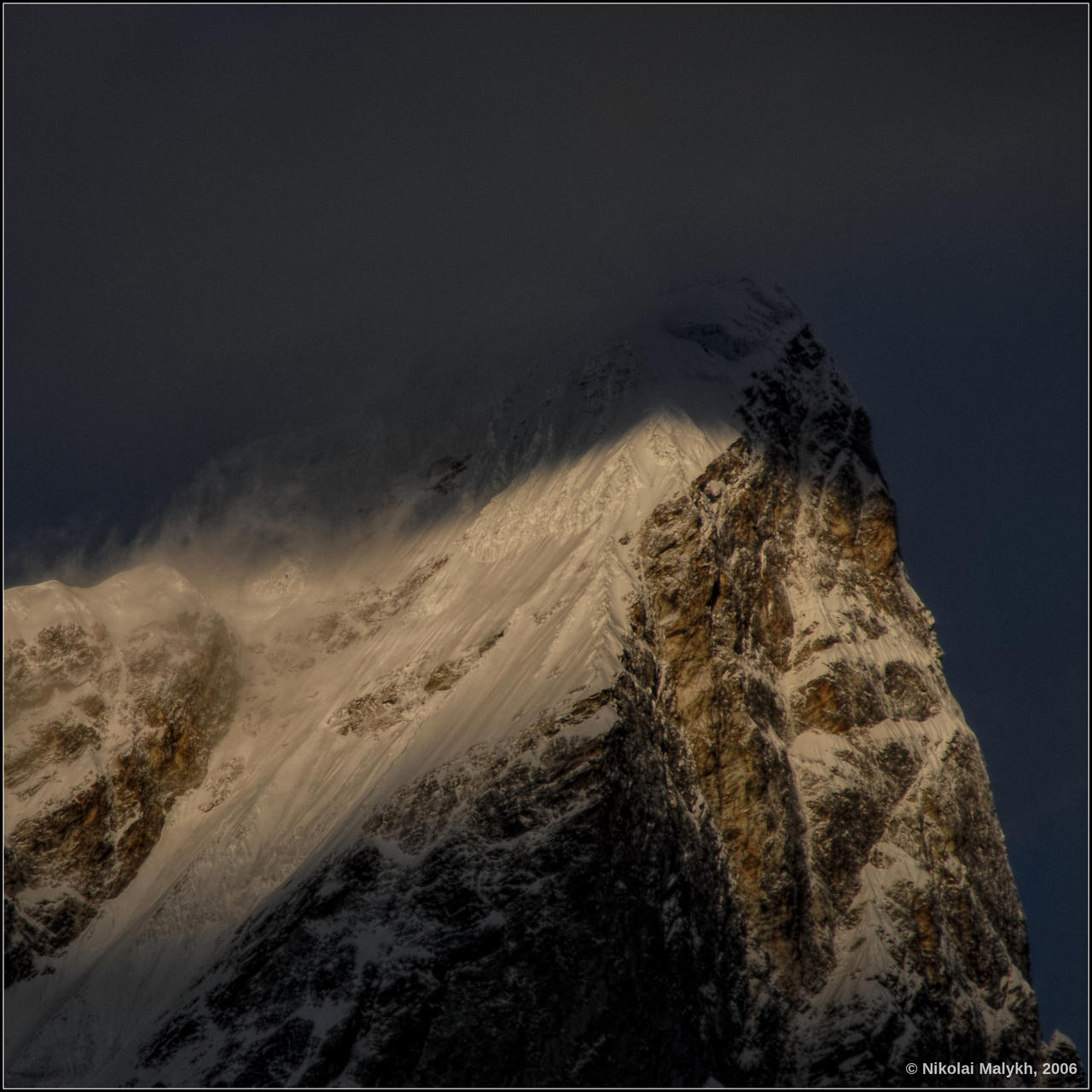 Strange shadow on the Cholatse