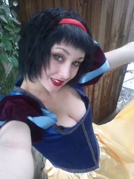 Snow White Cosplay