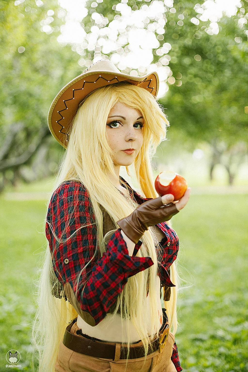 AppleJack Cosplay By Bizarre Deer On DeviantArt applejack-cosplay-by-bizarre-deer-on-deviantart