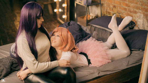 Yuri x Natsuki Cosplay