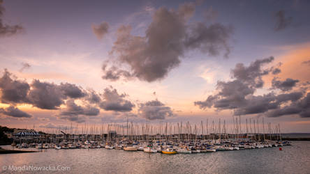 Howth Harbour by schelly