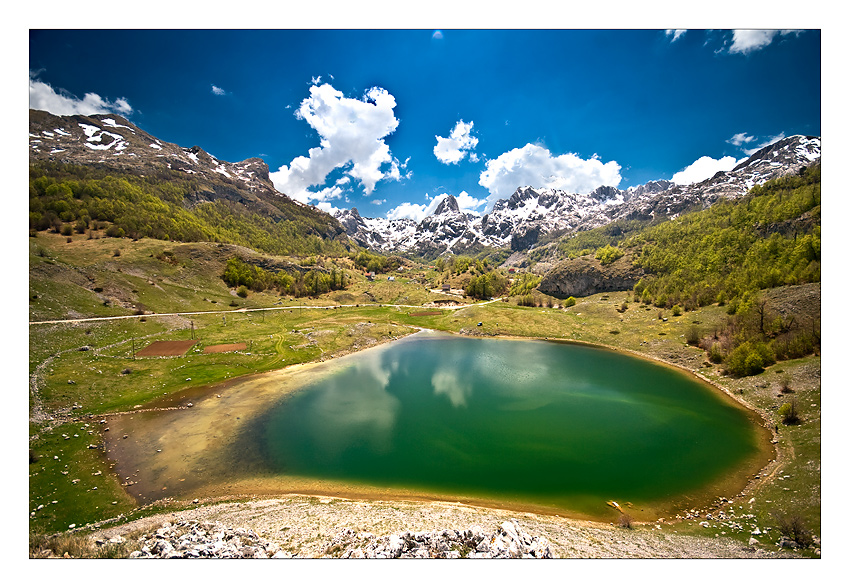 Bukumirsko jezero