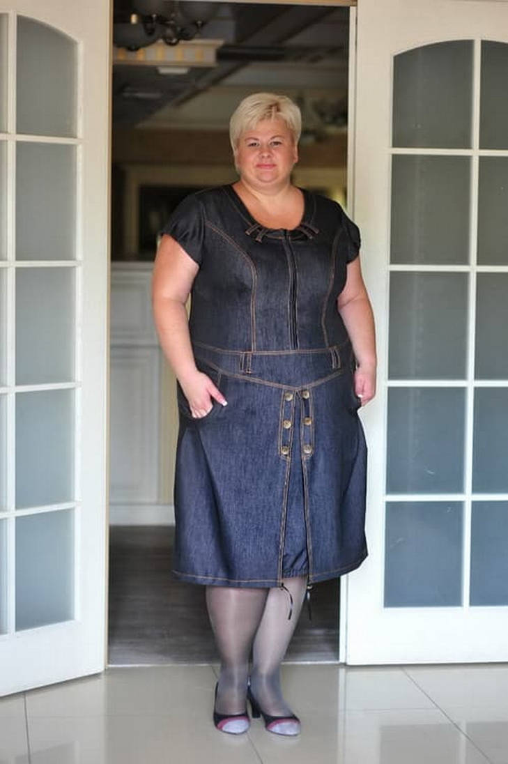 Толстая бабушка без. Платья для пожилых полных женщин. Бабушка в платье. Полные старые женщины. Платья для толстых бабушек.